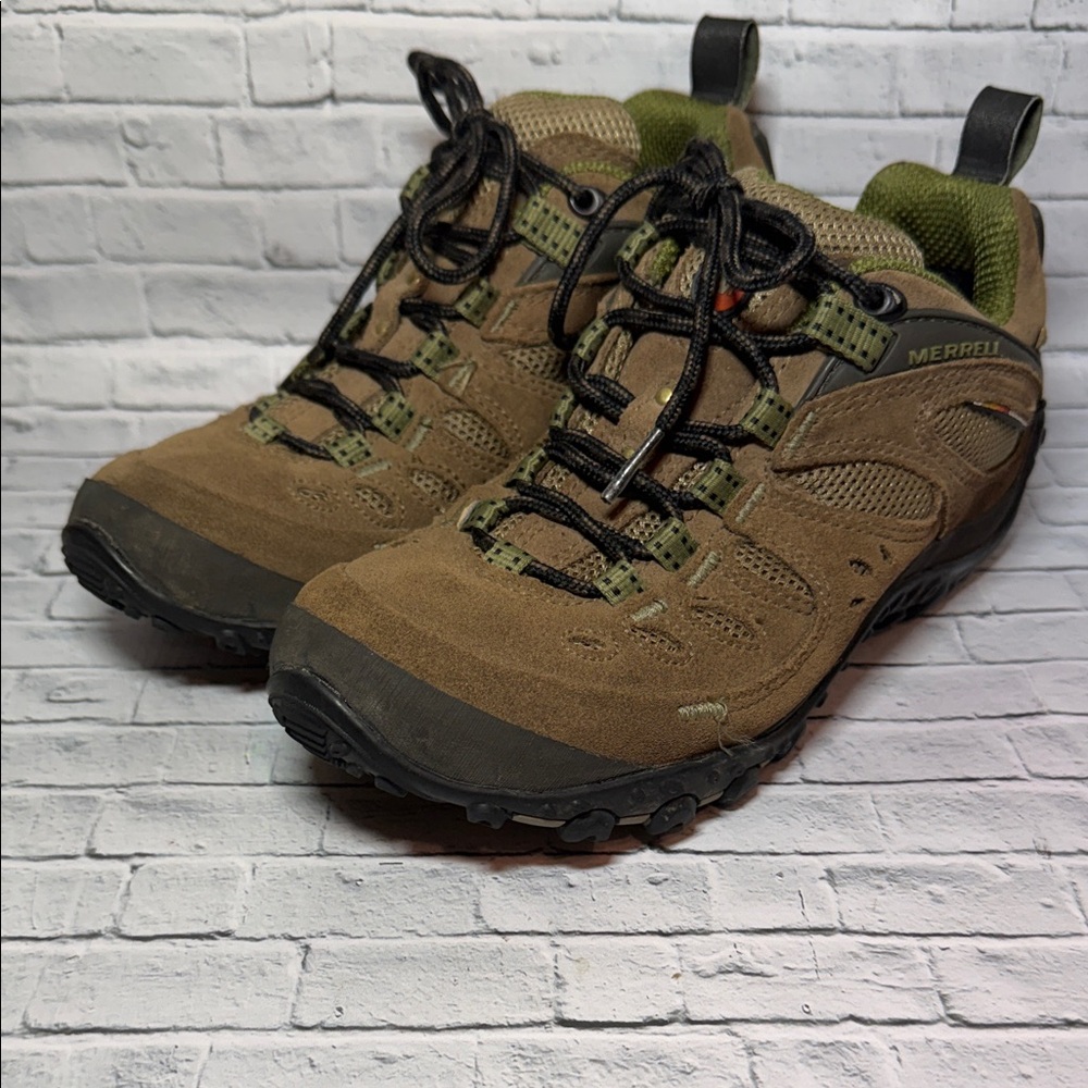 Merrell Women’s Chameleon arc Gore Hiking Shoes